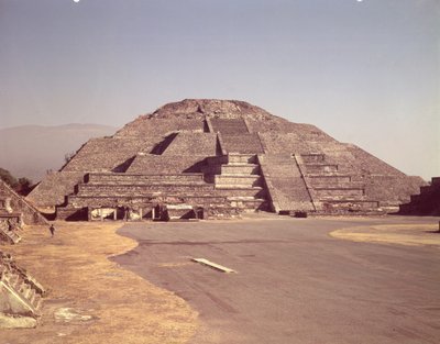 Pyramid of the Moon, built c.100-350 AD by Unbekannt Unbekannt